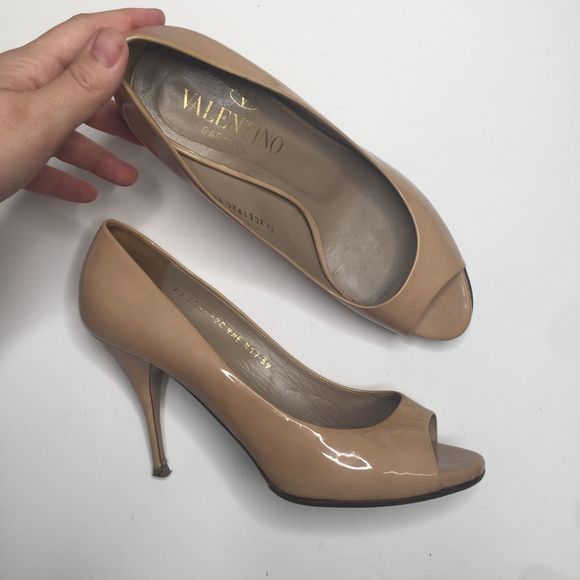 Valentino Garavani Shoes - Valentino Garavani Nude Patent Traditonal Pumps 39
